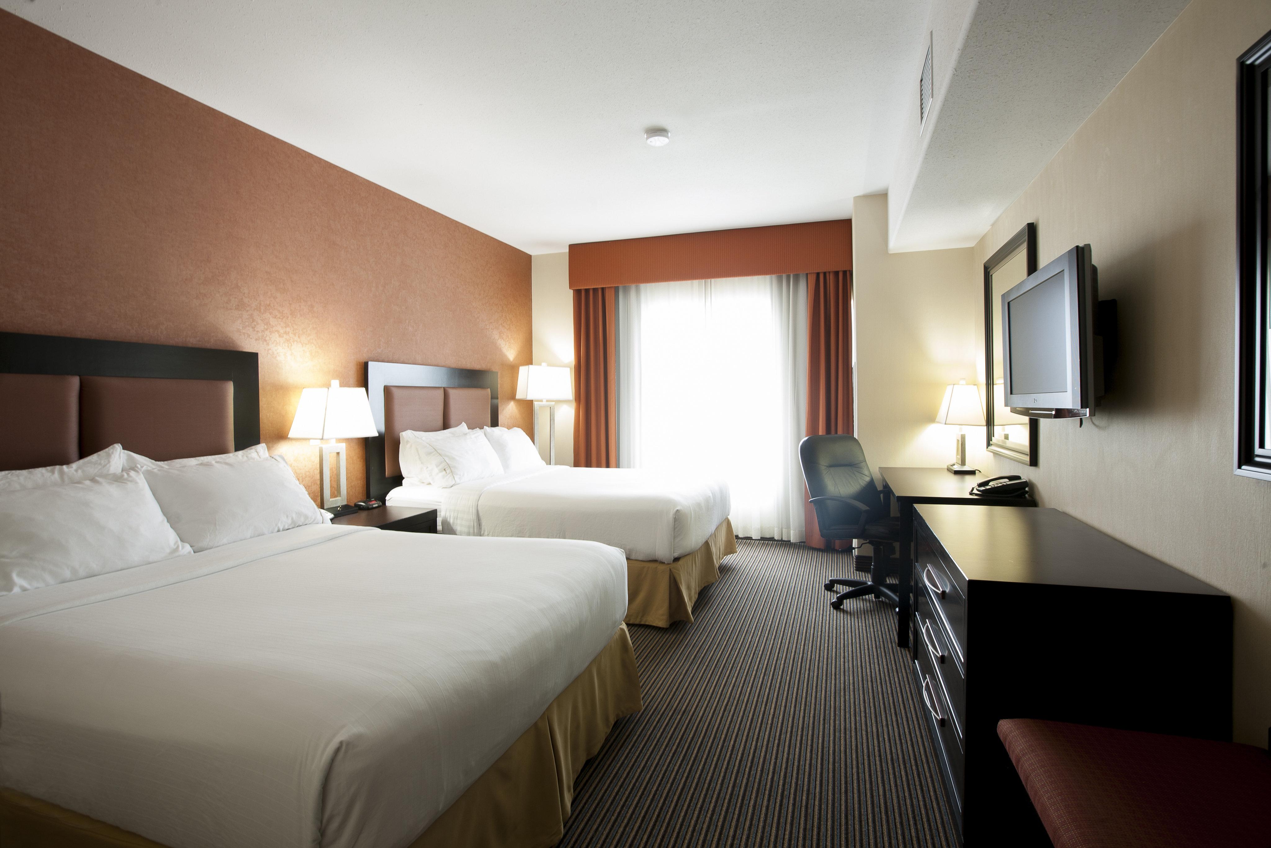 Holiday Inn Express Airport Calgary By Ihg מראה חיצוני תמונה